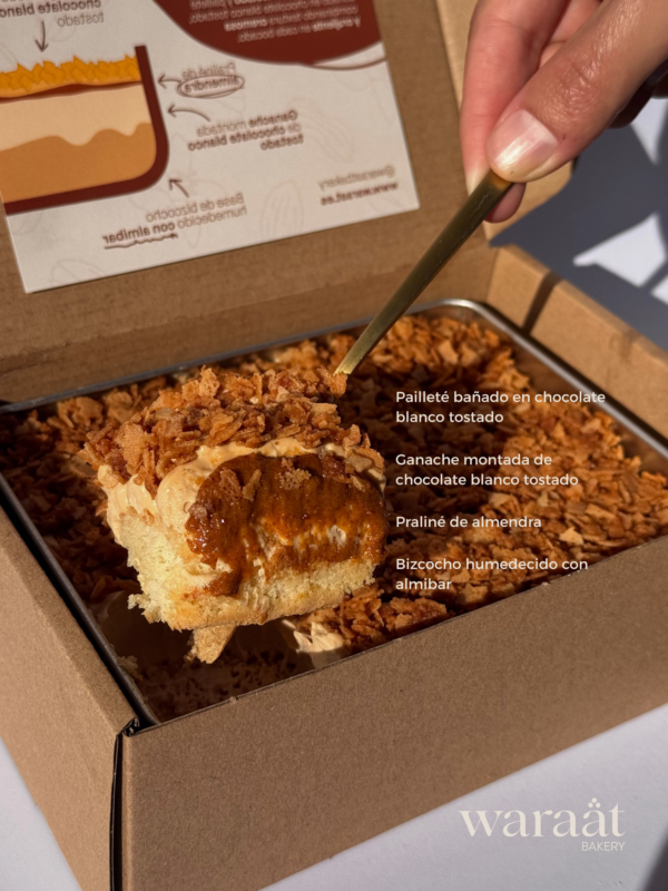 CRUNCHY ALMOND DREAMCAKE