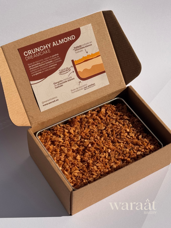 CRUNCHY ALMOND DREAMCAKE